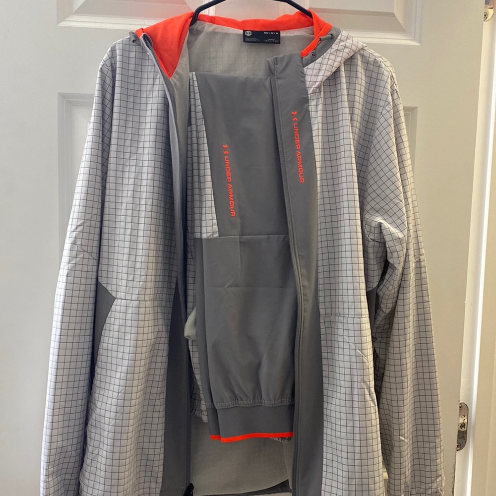 Under Armour mens suit